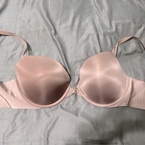 Victoria’s Secret 36DD plunge bra. Brand new.